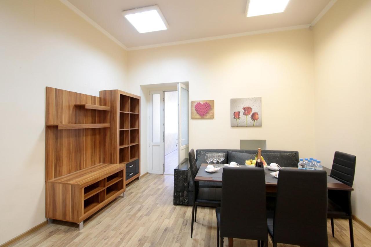 Deluxe Apartments 1326 Lviv Kültér fotó